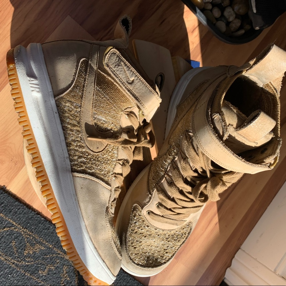 NIKE Lunar Force 1  Flyknit Workboot Sneaker Beige